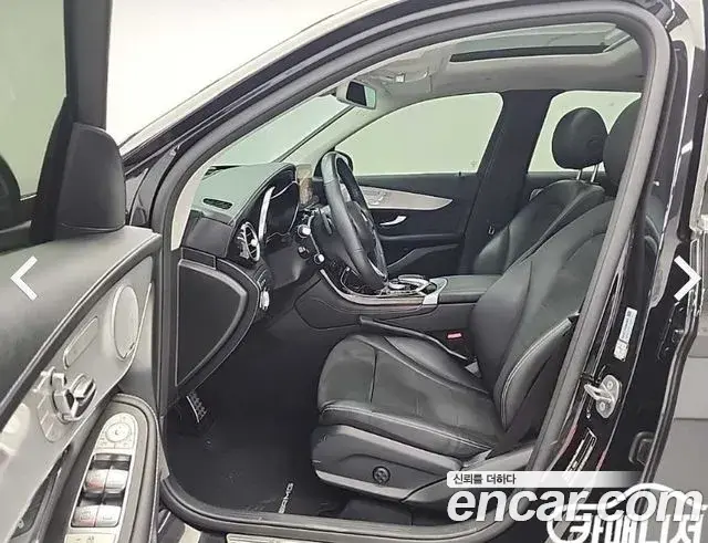 Mercedes-Benz GLC-Class 2019 — Photo 18/19