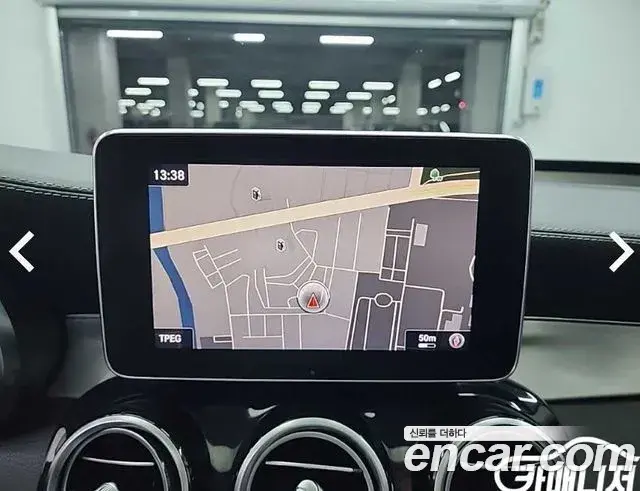 Mercedes-Benz GLC-Class 2019 — Photo 12/19