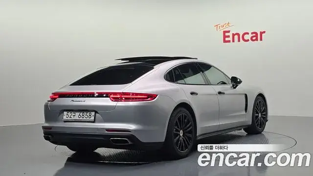 Porsche Panamera 2018 — Фото 2/20