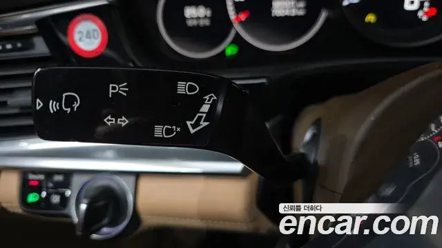 Porsche Panamera 2018 — Şəkil 3/32