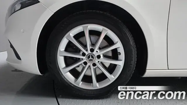 Mercedes-Benz A-Class 2020 — Şəkil 20/30