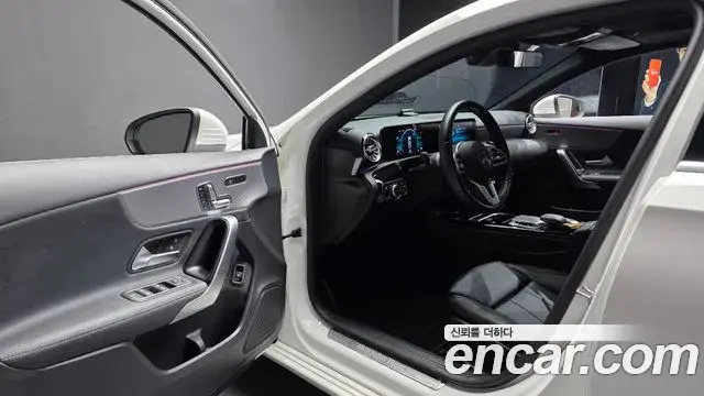 Mercedes-Benz A-Class 2020 — Şəkil 16/30