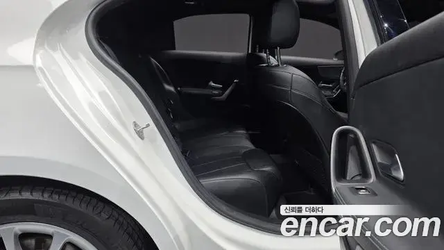 Mercedes-Benz A-Class 2020 — Şəkil 27/30