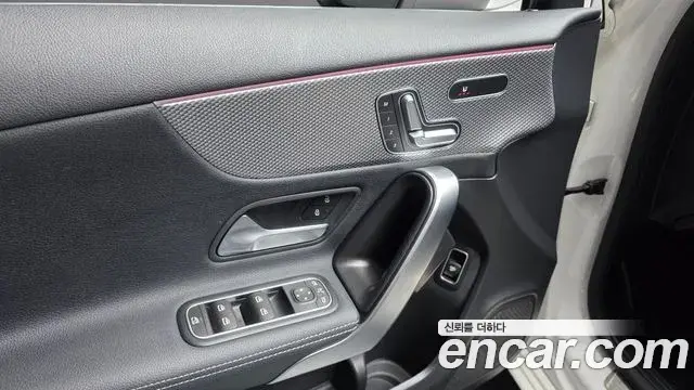 Mercedes-Benz A-Class 2020 — Şəkil 26/30