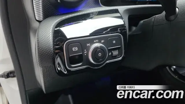 Mercedes-Benz A-Class 2020 — Şəkil 29/30