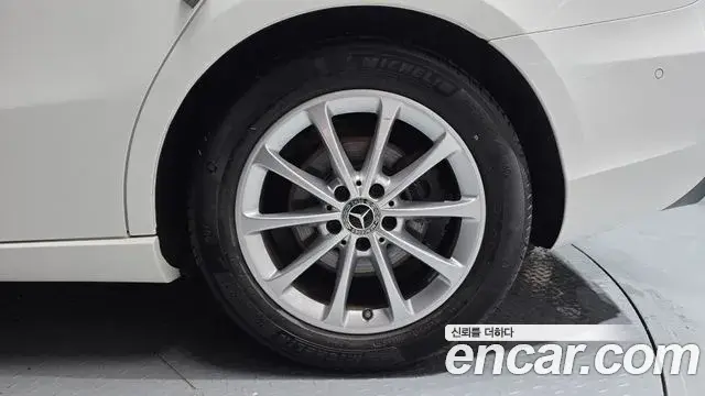 Mercedes-Benz A-Class 2020 — Şəkil 1/30
