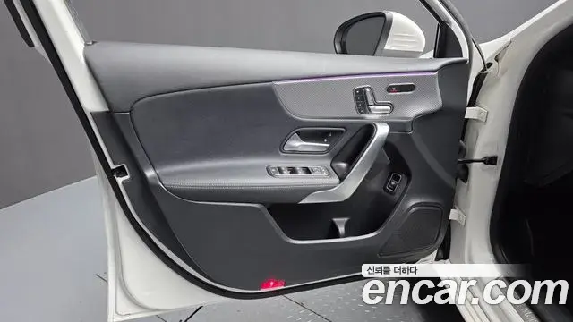 Mercedes-Benz A-Class 2020 — Şəkil 15/30