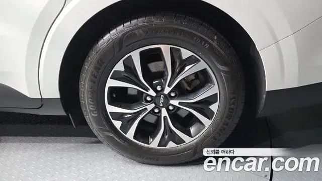 Kia Carnival 2022 — Фото 5/20