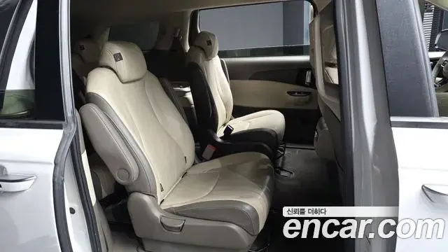 Kia Carnival 2022 — Фото 12/20