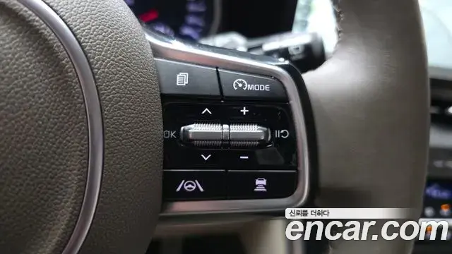 Kia Carnival 2022 — Фото 16/20