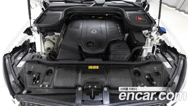 Mercedes-Benz GLE-Class 2025 — ფოტო 8/18