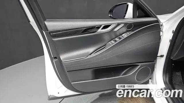 Genesis G80 2021 — ფოტო 14/31