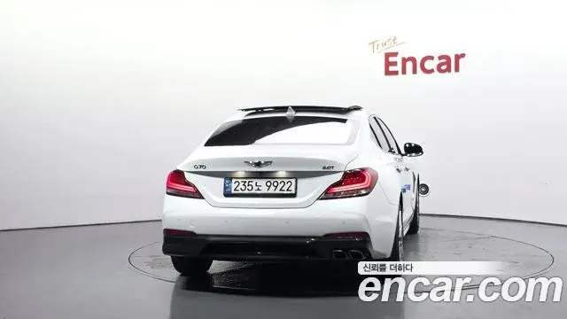 Genesis G70 2020 — Photo 15/31