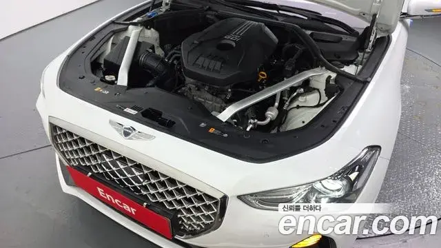 Genesis G70 2020 — Photo 19/31