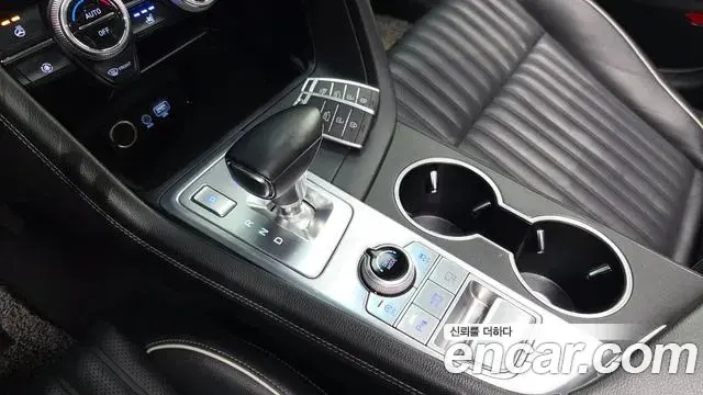Genesis G70 2020 — Photo 5/31
