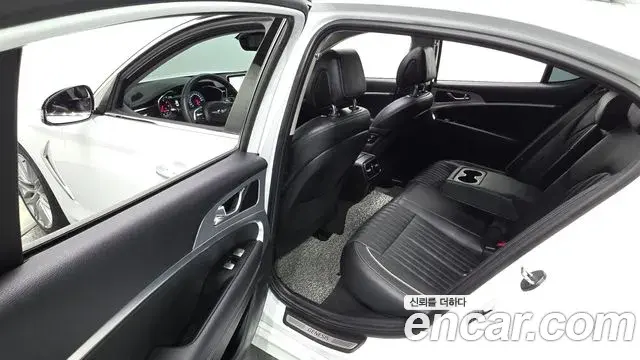 Genesis G70 2020 — Photo 13/31