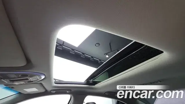 Genesis G70 2020 — Photo 18/31