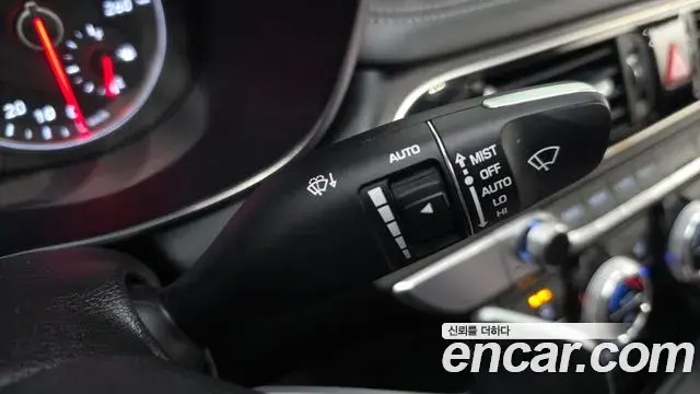 Genesis G70 2020 — Photo 25/31