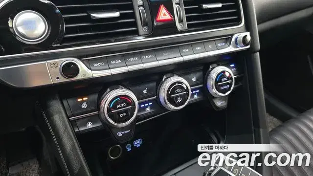Genesis G70 2020 — Photo 6/31