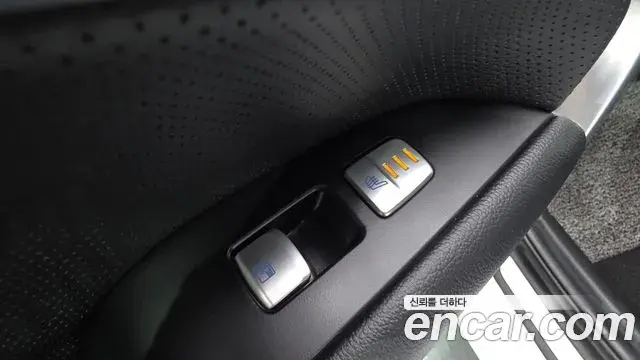 Genesis G70 2020 — Photo 28/31