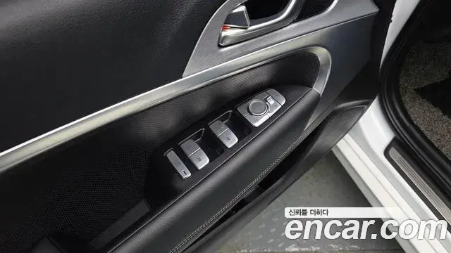 Genesis G70 2020 — Photo 24/31