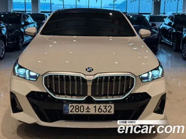 BMW 5 Series 2024 — Photo 3/16