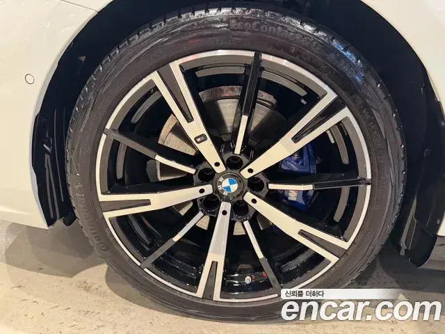 BMW 5 Series 2024 — Photo 8/16