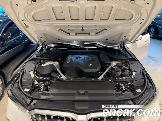 BMW 5 Series 2024 — Photo 6/16