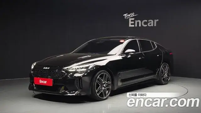 Kia Stinger 2022 — Фото 1/20