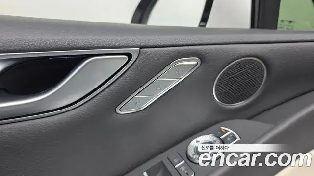 Genesis G80 2023 — Şəkil 30/33