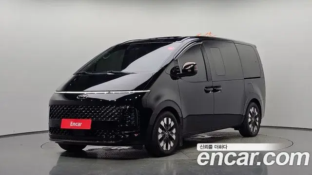 Hyundai Staria 2021 — Фото 1/20
