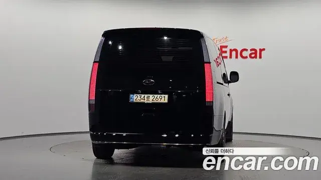 Hyundai Staria 2021 — Фото 4/20