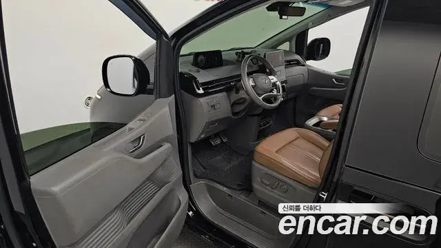 Hyundai Staria 2021 — Фото 10/20