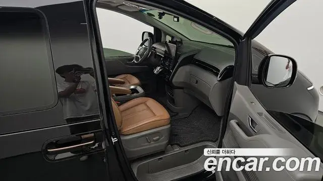 Hyundai Staria 2021 — Фото 11/20