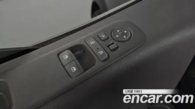 Hyundai Staria 2021 — Фото 17/20