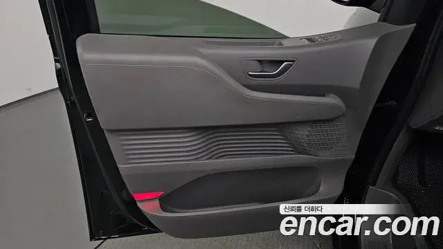 Hyundai Staria 2021 — Şəkil 27/36