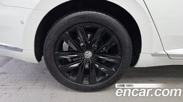 Volkswagen Arteon 2019 — Şəkil 24/37