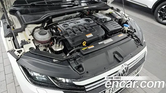 Volkswagen Arteon 2019 — Şəkil 31/37