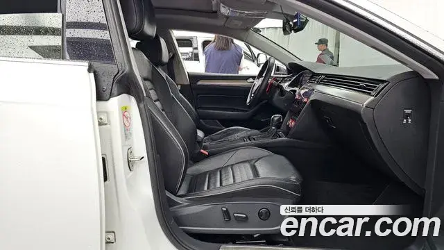 Volkswagen Arteon 2019 — Şəkil 27/37