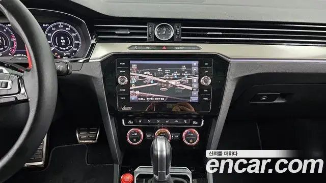 Volkswagen Arteon 2019 — Şəkil 12/37