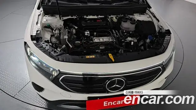 Mercedes-Benz EQB 2022 — Şəkil 11/35