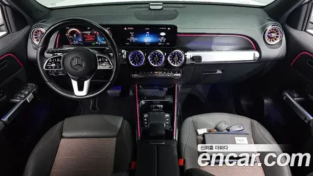 Mercedes-Benz EQB 2022 — Şəkil 13/35