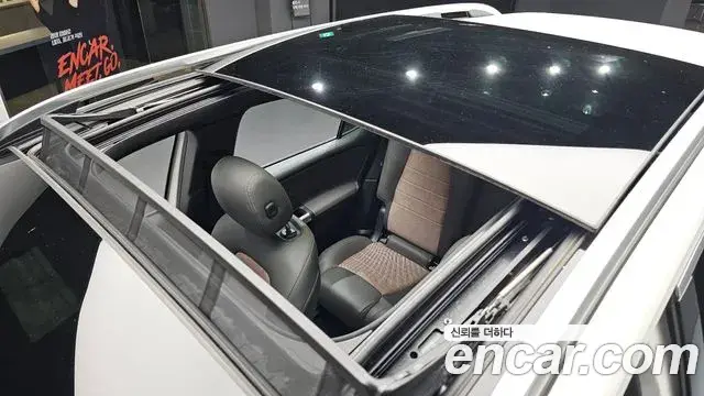 Mercedes-Benz EQB 2022 — Şəkil 23/35