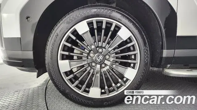 Hyundai Santa Fe 2024 — Şəkil 21/36