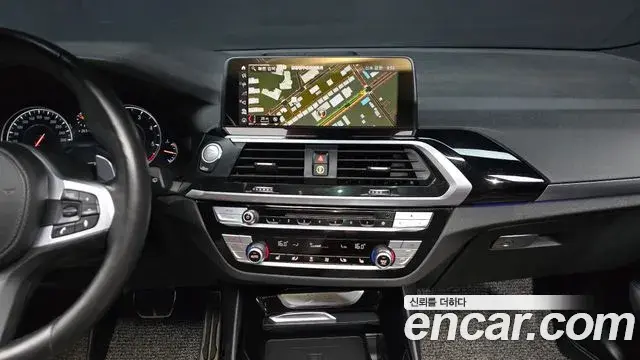 BMW X3 2019 — ფოტო 13/31