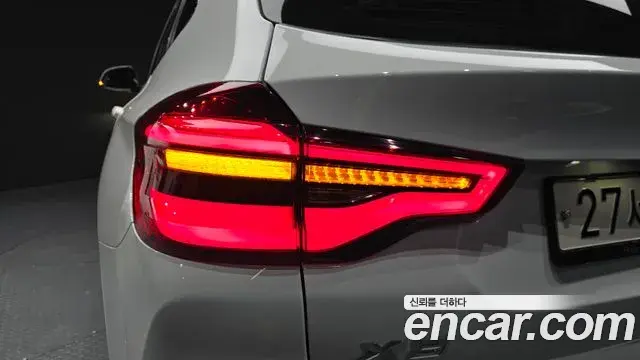 BMW X3 2019 — ფოტო 14/31
