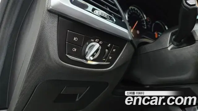 BMW X3 2019 — ფოტო 26/31