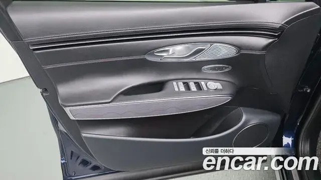 Genesis GV70 2021 — Photo 1/34