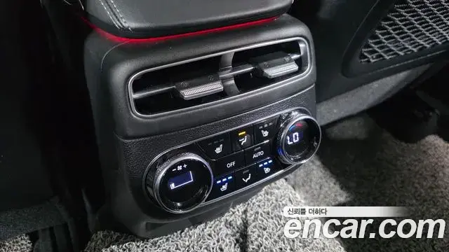 Genesis GV70 2021 — Photo 8/34