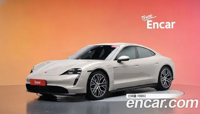 Porsche Taycan 2023 — Şəkil 27/34